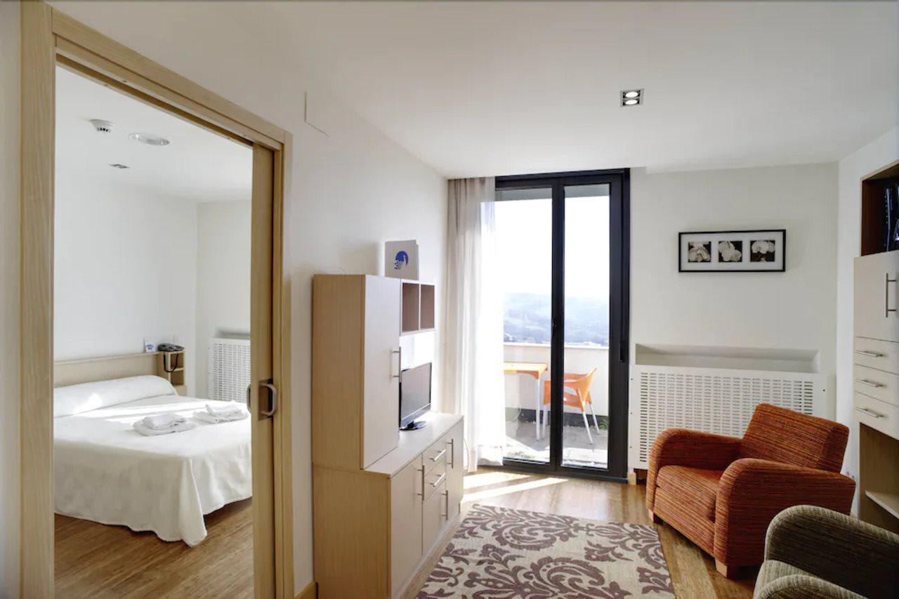 Aparthotel Ovida Овьедо Экстерьер фото
