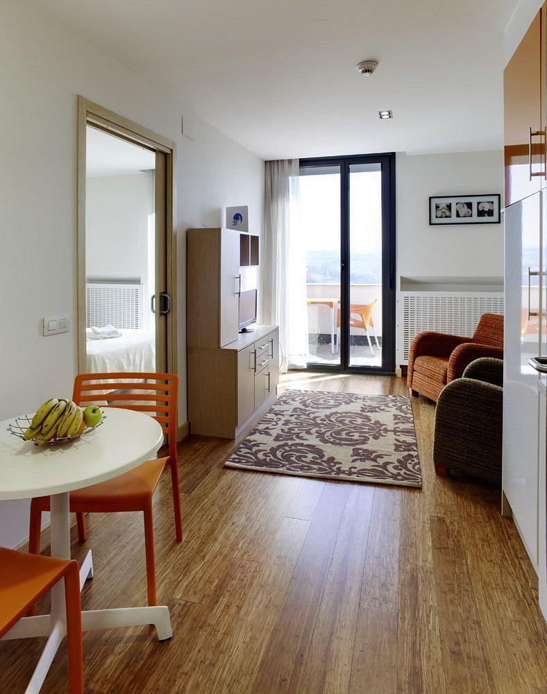Aparthotel Ovida Овьедо Экстерьер фото