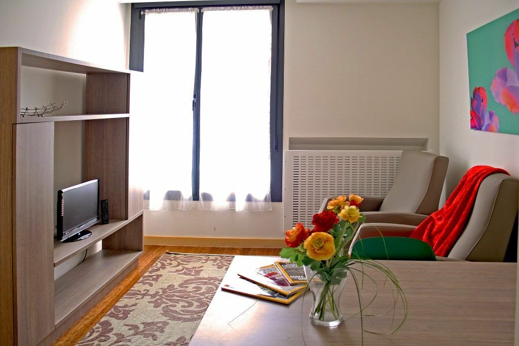 Aparthotel Ovida Овьедо Экстерьер фото